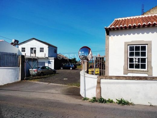 Detached House in Angra do Heroísmo, Azores