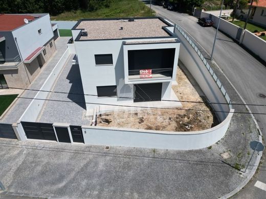 Частный Дом, Santa Maria da Feira, Distrito de Aveiro