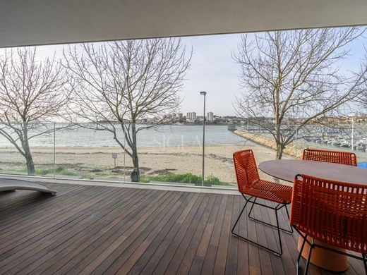 Apartment / Etagenwohnung in Vila Nova de Gaia, Distrito do Porto