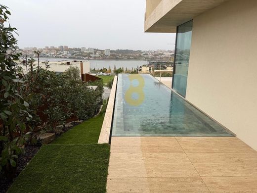 Villa multifamiliale à Vila Nova de Gaia, Distrito do Porto