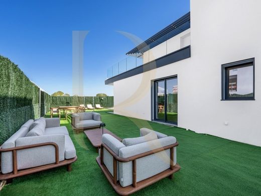 Twee-onder-een-kapwoning in Seixal, Distrito de Setúbal