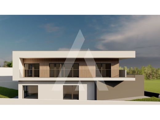 Twee-onder-een-kapwoning in Viseu, Distrito de Viseu