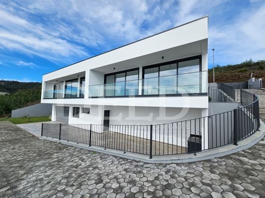 호화 저택 / Santa Cruz, Madeira