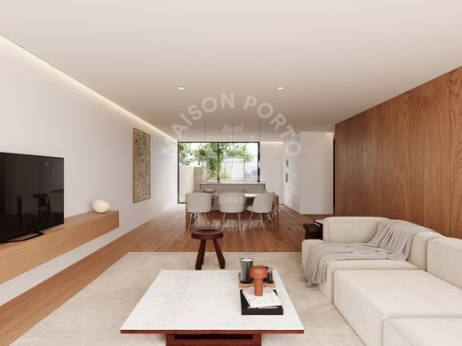 ‏וילה רב-משפחתית ב  Espinho, Distrito de Aveiro