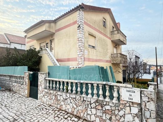 Einfamilienhaus in Odivelas, Lissabon