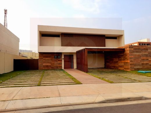 Luxe woning in Talatona, Luanda Province