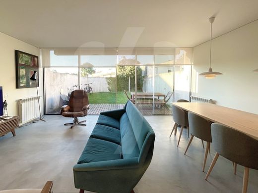 Mehrfamilienhaus in Porto, Distrito do Porto