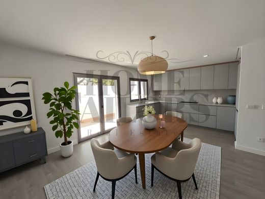 Apartment in Almada, Distrito de Setúbal