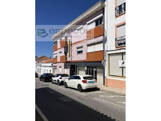 Edificio en Vendas Novas, Évora