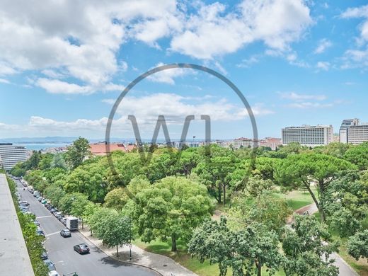 Apartment / Etagenwohnung in Avenidas Novas, Lisbon
