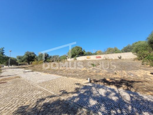 Участок, Лола, Loulé