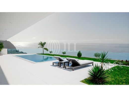 Luxury home in Calheta, Madeira
