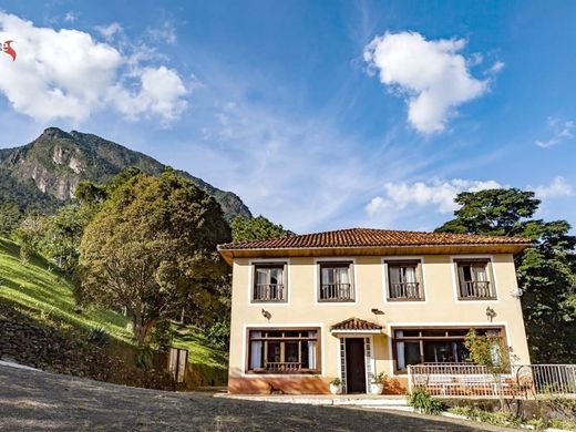 Casa rural / Casa de pueblo en Guaratinguetá, São Paulo