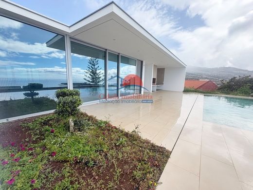 Luxury home in Calheta, Madeira