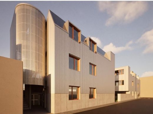 地皮  波圖, Porto