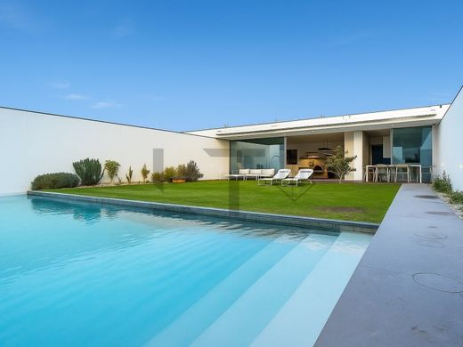 Lumiar, Lisbonのマルチファミリーヴィラ