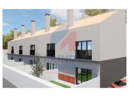 Casa Geminada - Covilhã, Castelo Branco