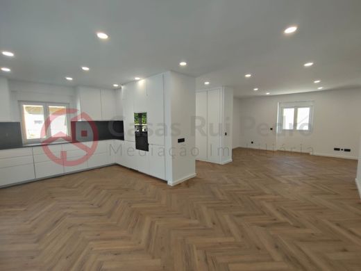 Casa de lujo en Almada, Setúbal