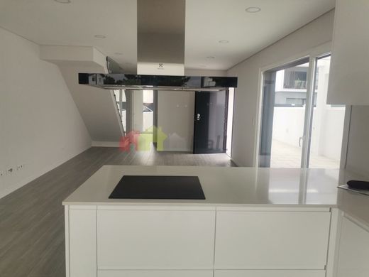 Semidetached House in Seixal, Distrito de Setúbal