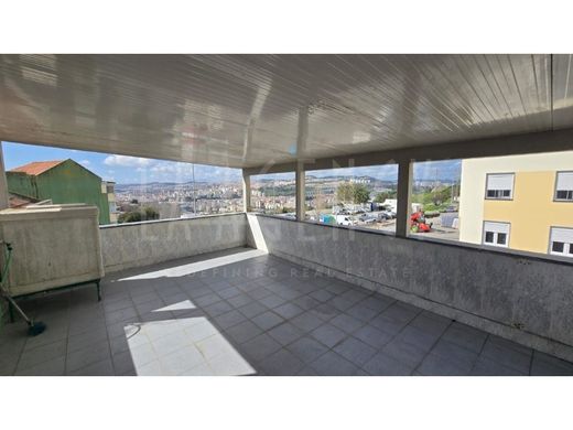 Complexes résidentiels à Loures, Lisbonne