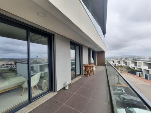 Apartment / Etagenwohnung in Amadora, Lissabon