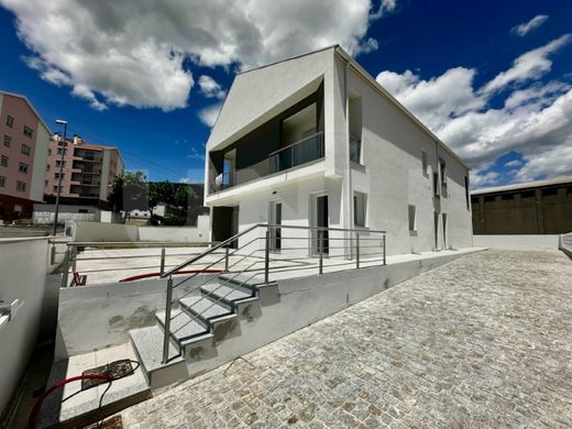 Luxus-Haus in Covilhã, Distrito de Castelo Branco