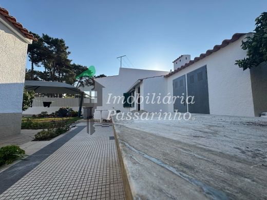 Casa Independente - Aroeira, Almada