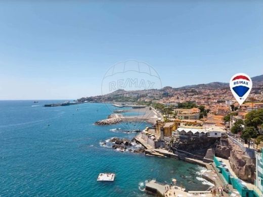 Apartment / Etagenwohnung in Funchal, Madeira
