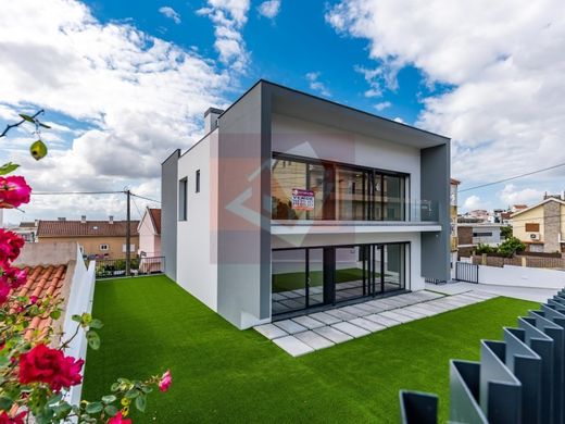 단독 저택 / Odivelas, Distrito de Lisboa