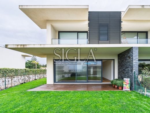 ヴィラ・ノヴァ・デ・ガイア
, Vila Nova de Gaiaの高級住宅