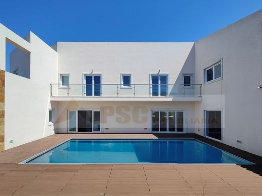 Detached House in Sintra, Lisbon