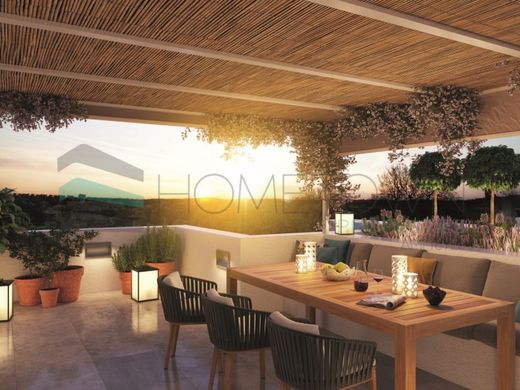 ‏וילה רב-משפחתית ב  לולה, Loulé