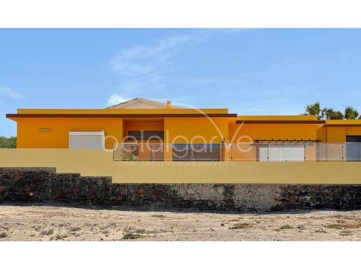 Luxury home in Vicente Dias, Sao Filipe