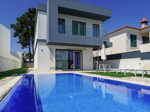 Detached House in Almada, Distrito de Setúbal