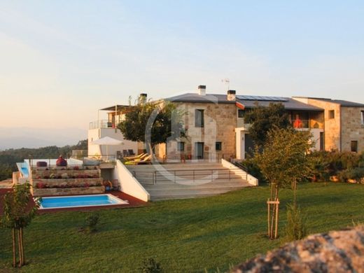 Luxury home in Vouzela, Distrito de Viseu