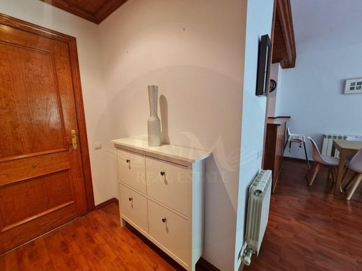 Apartment / Etagenwohnung in Les, Provinz Lleida
