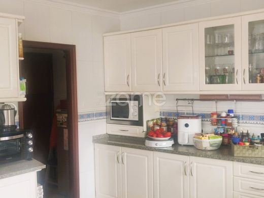 Luxury home in Maia, Distrito do Porto