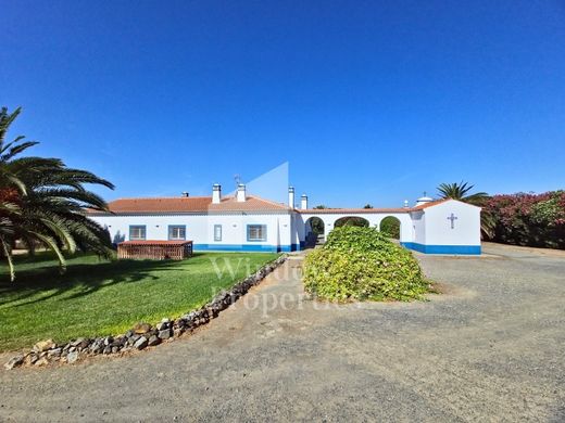 Rural or Farmhouse in Ferreira do Alentejo, Distrito de Beja
