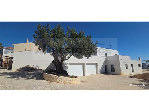 Dom jednorodzinny w Loulé, Distrito de Faro