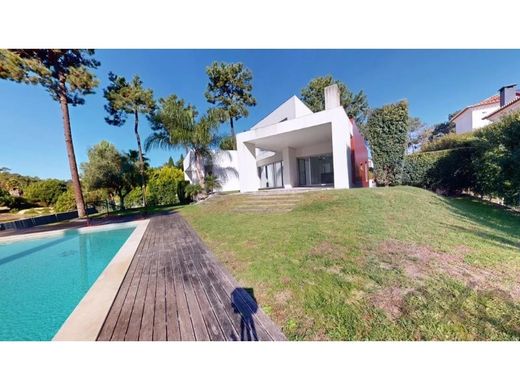 Luxury home in Charneca de Caparica, Almada