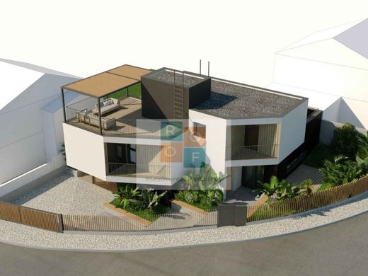 Detached House in Loures, Lisbon