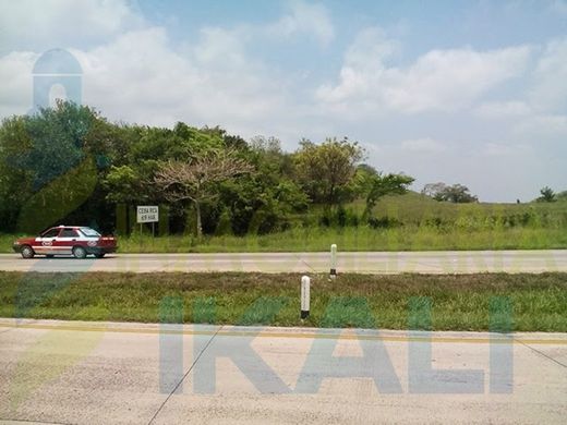 Terrain à Tuxpan, Michoacán