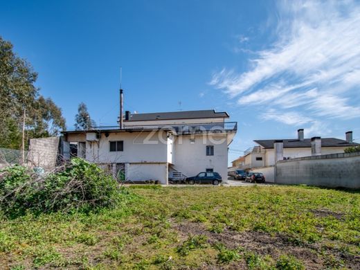 ヴィラ・ノヴァ・デ・ガイア
, Vila Nova de Gaiaの高級住宅