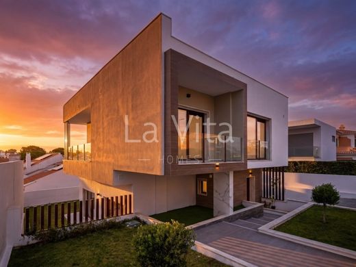 Detached House in Cascais, Lisbon