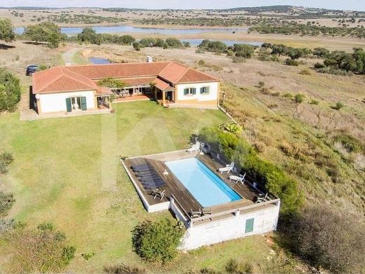 Luxury home in Viana do Alentejo, Distrito de Évora