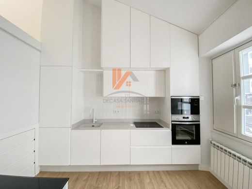 Mehrfamilienhaus in Santiago de Compostela, Provincia da Coruña