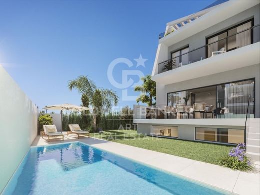 Mehrfamilienhaus in Benahavís, Málaga