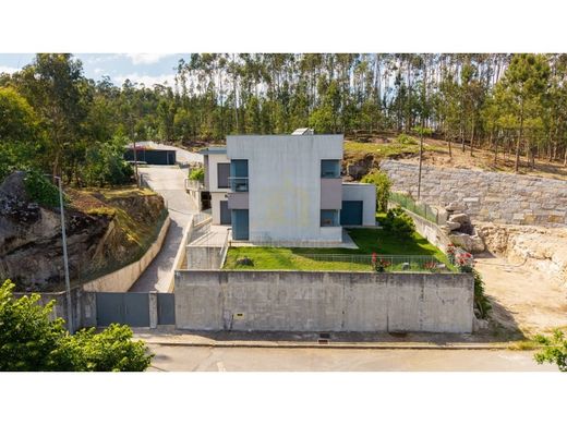 Casa di lusso a Póvoa de Lanhoso, Distrito de Braga