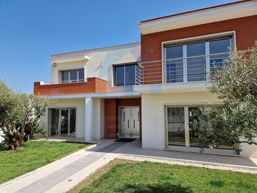 Dom jednorodzinny w Pombal, Distrito de Leiria