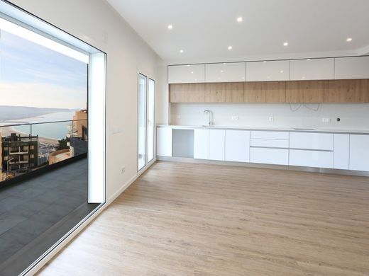 Apartment / Etagenwohnung in Nazaré, Distrito de Leiria